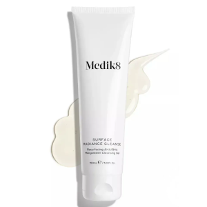 Очищаючий гель з АНА-кислотами та екстрактом мангостана Medik8 Surface Radiance Cleanse