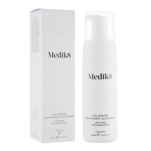 Очищувальна пінка для чутливої шкіри Medik8 Calmwise Soothing Cleanser